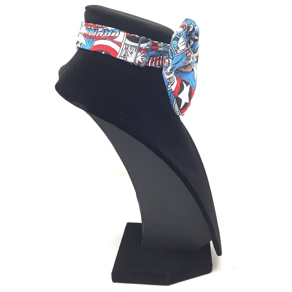 Captain America Handcrafted Bow Tie - 01 - Comic Book Collection - Picture 4 of 14